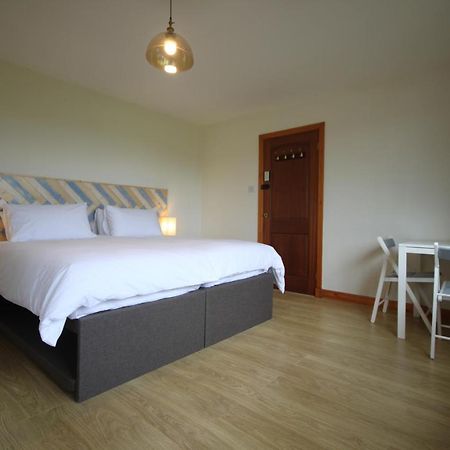 Bed and Breakfast Vale View Ffrith Экстерьер фото