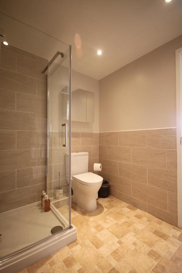 Bed and Breakfast Vale View Ffrith Экстерьер фото
