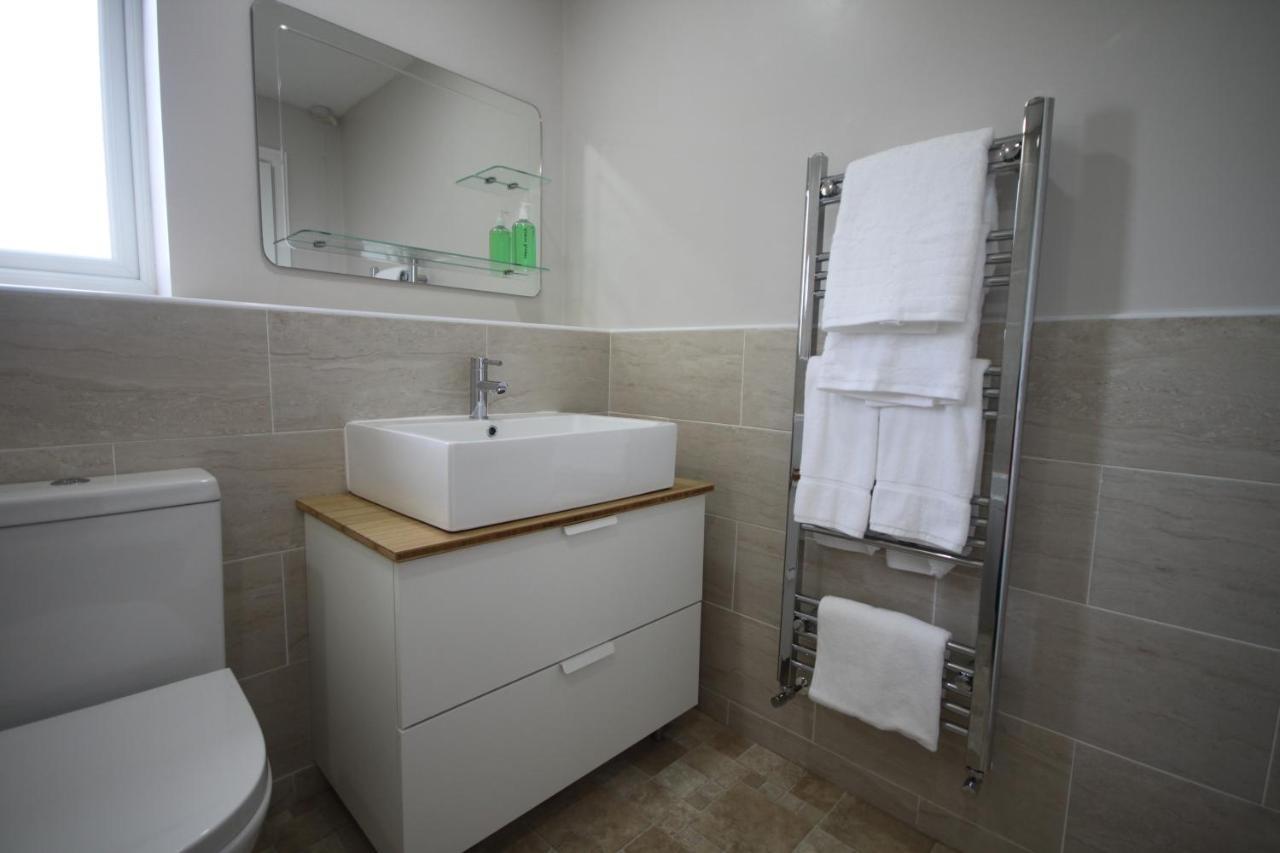 Bed and Breakfast Vale View Ffrith Экстерьер фото